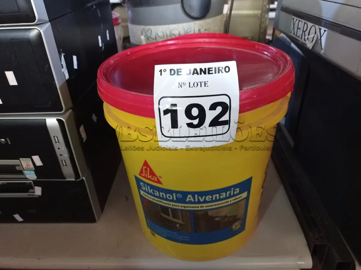 LOTE 192 - 01 BALDE DE SIKANOL ALVENARIA, ADITIVO PLASTIFICANTE PARA ARGAMASSA DE ASSENTAMENTO E REBOCO 18L. (NO ESTADO) ATENÇÃO! FAZER A VISITAÇÃO ANTES DE ARREMATAR, NÃO SABEMOS SE FUNCIONA. LEILÃO NÃO TEM GARANTIA E NEM DEVOLUÇÃO, SUJEITO A POSSÍVEIS AVARIAS VISÍVEIS/OCULTAS E/OU AUSÊNCIA DE COMPONENTES.