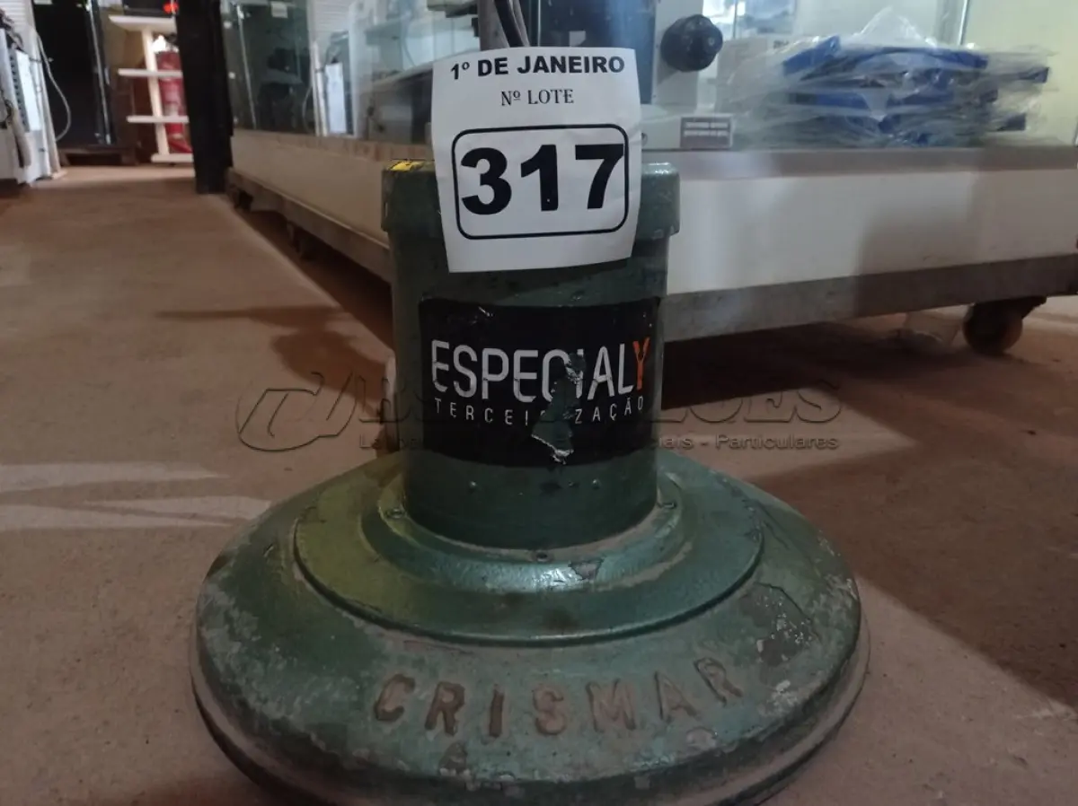 LOTE 317 - 01 ENCERADEIRA INDUSTRIAL MARCA CRISMAR. (NO ESTADO) ATENÇÃO! FAZER A VISITAÇÃO ANTES DE ARREMATAR, NÃO SABEMOS SE FUNCIONA. LEILÃO NÃO TEM GARANTIA E NEM DEVOLUÇÃO, SUJEITO A POSSÍVEIS AVARIAS VISÍVEIS/OCULTAS E/OU AUSÊNCIA DE COMPONENTES.