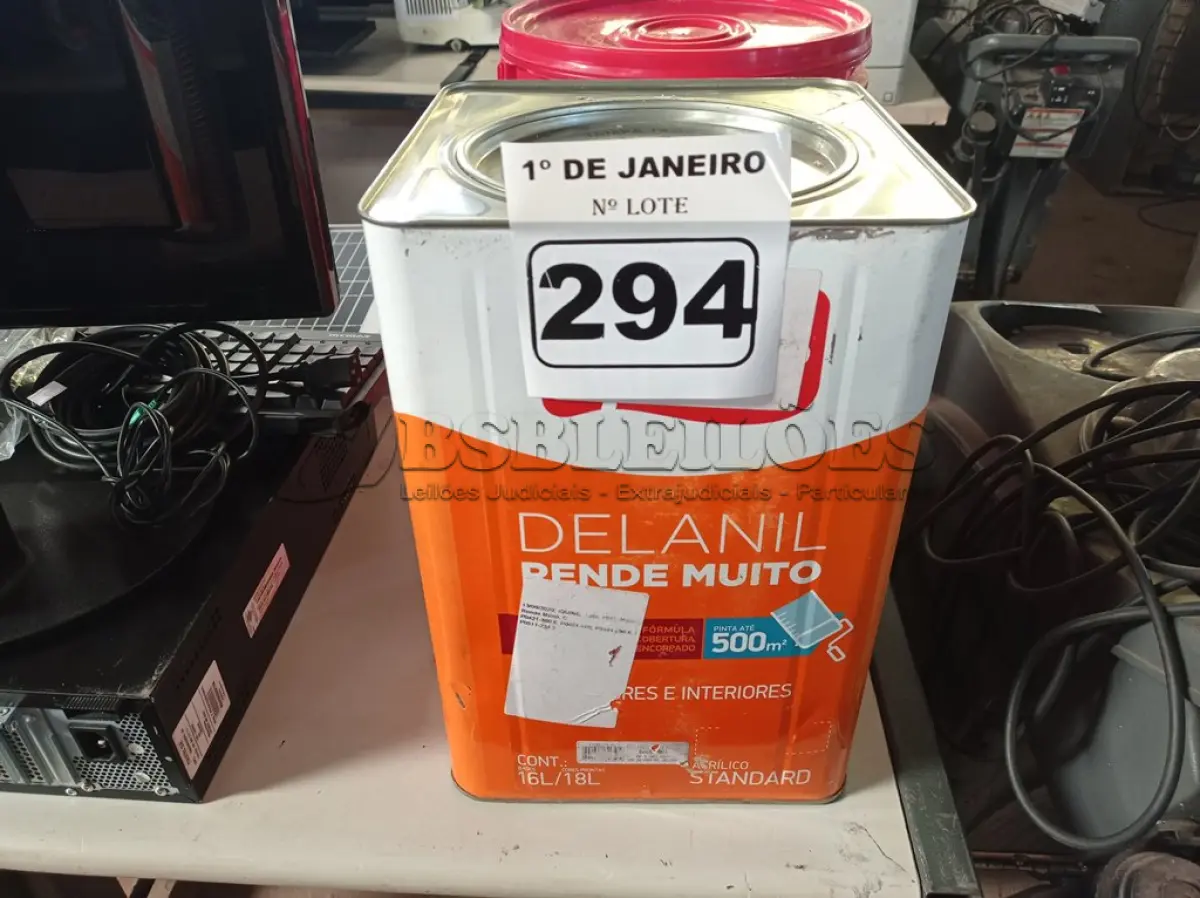 LOTE 294 - 01 LATA DE TINTA IQUINE DELANIL RENDE MUITO 18L FOSCO BASE “C”. (NO ESTADO) ATENÇÃO! FAZER A VISITAÇÃO ANTES DE ARREMATAR, NÃO SABEMOS SE FUNCIONA. LEILÃO NÃO TEM GARANTIA E NEM DEVOLUÇÃO, SUJEITO A POSSÍVEIS AVARIAS VISÍVEIS/OCULTAS E/OU AUSÊNCIA DE COMPONENTES.