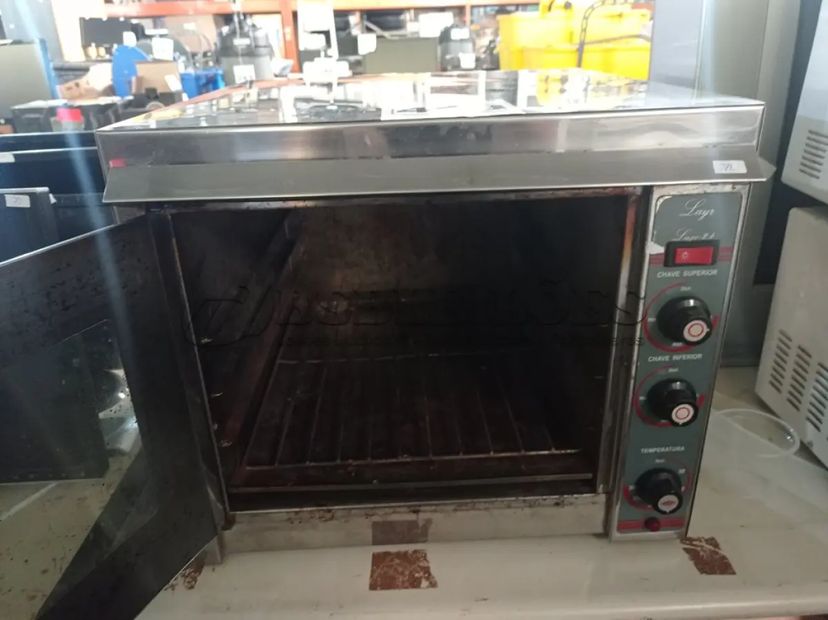 LOTE 419 - 01 FORNO ELÉTRICO MARCA LAYR 220V. (NO ESTADO) ATENÇÃO! FAZER A VISITAÇÃO ANTES DE ARREMATAR, NÃO SABEMOS SE FUNCIONA. LEILÃO NÃO TEM GARANTIA E NEM DEVOLUÇÃO, SUJEITO A POSSÍVEIS AVARIAS VISÍVEIS/OCULTAS E/OU AUSÊNCIA DE COMPONENTES.