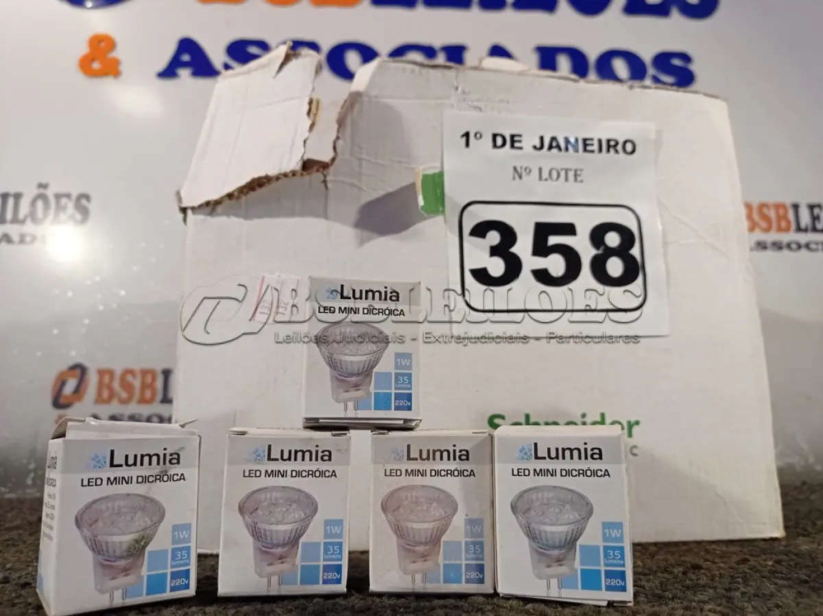 LOTE 358 - 01 LOTE COM VÁRIAS LÂMPADAS DICROICA. (NO ESTADO) ATENÇÃO! FAZER A VISITAÇÃO ANTES DE ARREMATAR, NÃO SABEMOS SE FUNCIONA. LEILÃO NÃO TEM GARANTIA E NEM DEVOLUÇÃO, SUJEITO A POSSÍVEIS AVARIAS VISÍVEIS/OCULTAS E/OU AUSÊNCIA DE COMPONENTES.