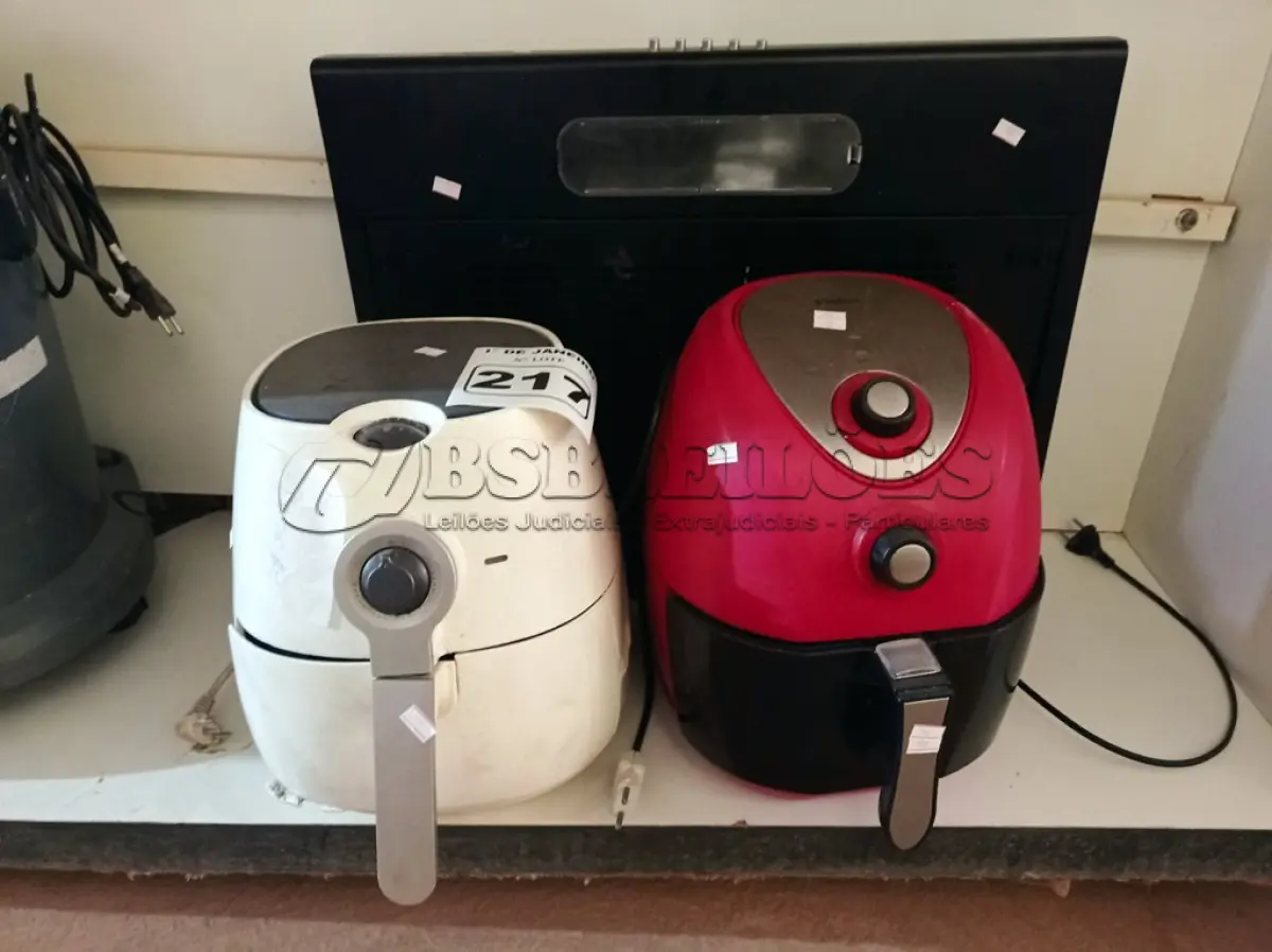 LOTE 217 - 02 AIR FRY E 011 DEPURADOR DE AR MARCAS E MODELOS DIVERSOS. (NO ESTADO) ATENÇÃO! FAZER A VISITAÇÃO ANTES DE ARREMATAR, NÃO SABEMOS SE FUNCIONA. LEILÃO NÃO TEM GARANTIA E NEM DEVOLUÇÃO, SUJEITO A POSSÍVEIS AVARIAS VISÍVEIS/OCULTAS E/OU AUSÊNCIA DE COMPONENTES.