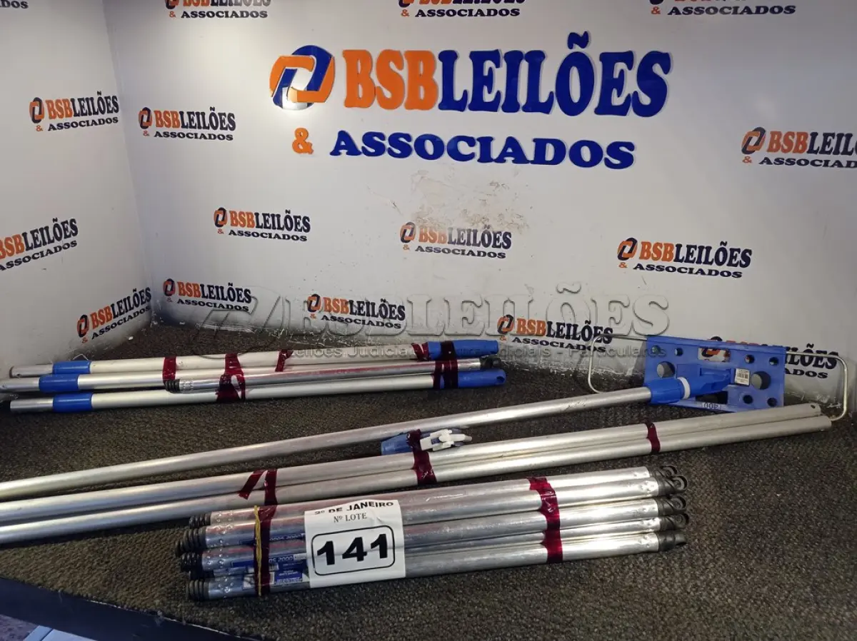 LOTE 141 - 01 LOTE COM CABOS PARA MOP PROFISSIONAL.(NO ESTADO) ATENÇÃO! FAZER A VISITAÇÃO ANTES DE ARREMATAR, NÃO SABEMOS SE FUNCIONA. LEILÃO NÃO TEM GARANTIA E NEM DEVOLUÇÃO, SUJEITO A POSSÍVEIS AVARIAS VISÍVEIS/OCULTAS E/OU AUSÊNCIA DE COMPONENTES.