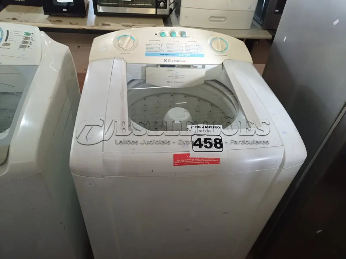 LOTE 458 - 01 MÁQUINA DE LAVAR MARCA ELECTROLUX 10KG 220V. (NO ESTADO) ATENÇÃO! FAZER A VISITAÇÃO ANTES DE ARREMATAR, NÃO SABEMOS SE FUNCIONA. LEILÃO NÃO TEM GARANTIA E NEM DEVOLUÇÃO, SUJEITO A POSSÍVEIS AVARIAS VISÍVEIS/OCULTAS E/OU AUSÊNCIA DE COMPONENTES.