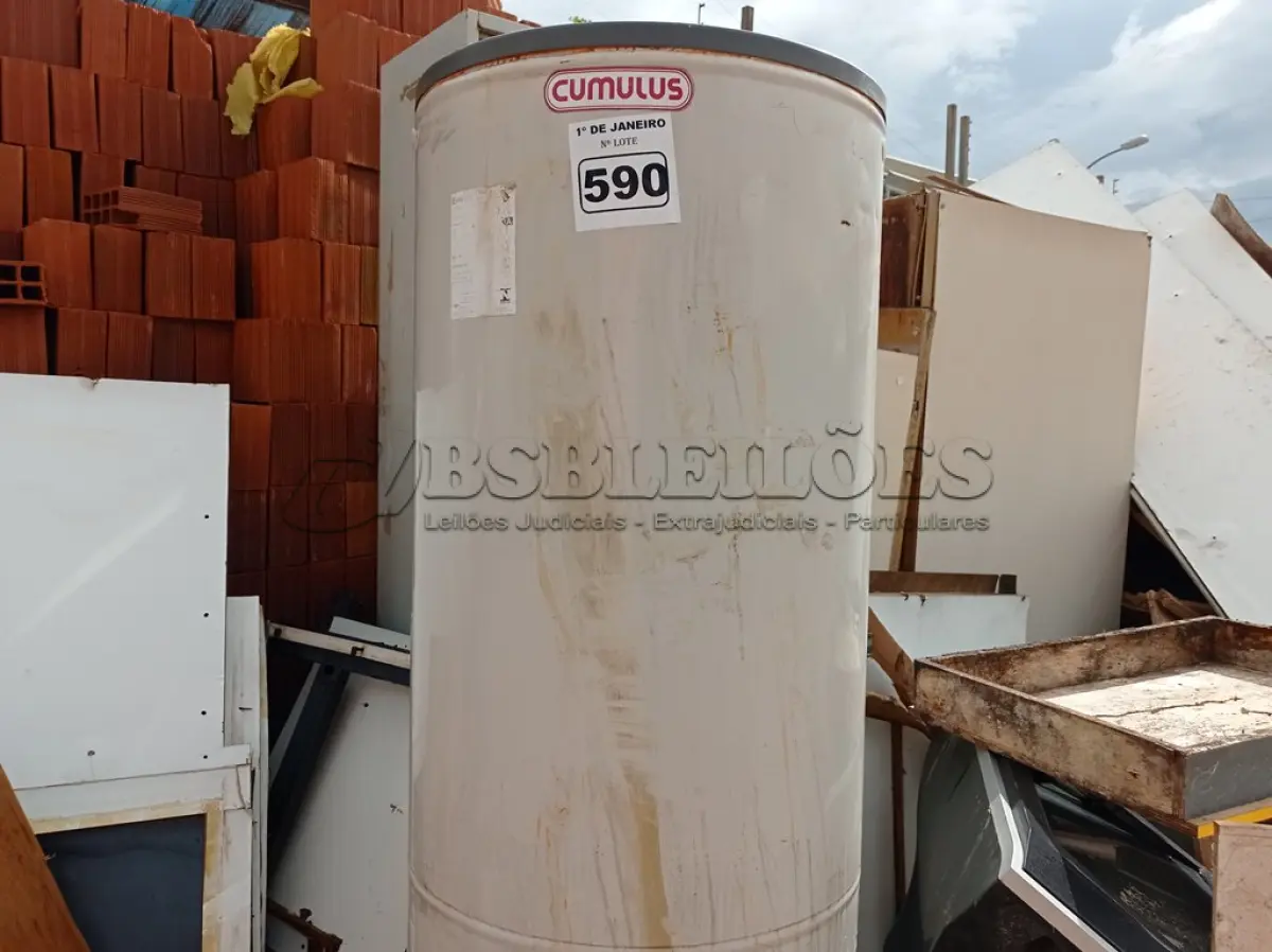 LOTE 590 - 01 BOILER. (NO ESTADO) ATENÇÃO! FAZER A VISITAÇÃO ANTES DE ARREMATAR, NÃO SABEMOS SE FUNCIONA. LEILÃO NÃO TEM GARANTIA E NEM DEVOLUÇÃO, SUJEITO A POSSÍVEIS AVARIAS VISÍVEIS/OCULTAS E/OU AUSÊNCIA DE COMPONENTES.
