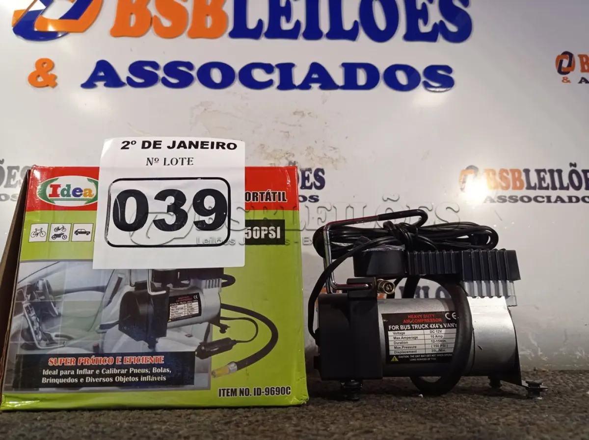 LOTE 039 - 01 COMPRESSOR DE AR PORTÁTIL. (NOVO) (NO ESTADO) ATENÇÃO! FAZER A VISITAÇÃO ANTES DE ARREMATAR, NÃO SABEMOS SE FUNCIONA. LEILÃO NÃO TEM GARANTIA E NEM DEVOLUÇÃO, SUJEITO A POSSÍVEIS AVARIAS VISÍVEIS/OCULTAS E/OU AUSÊNCIA DE COMPONENTES.