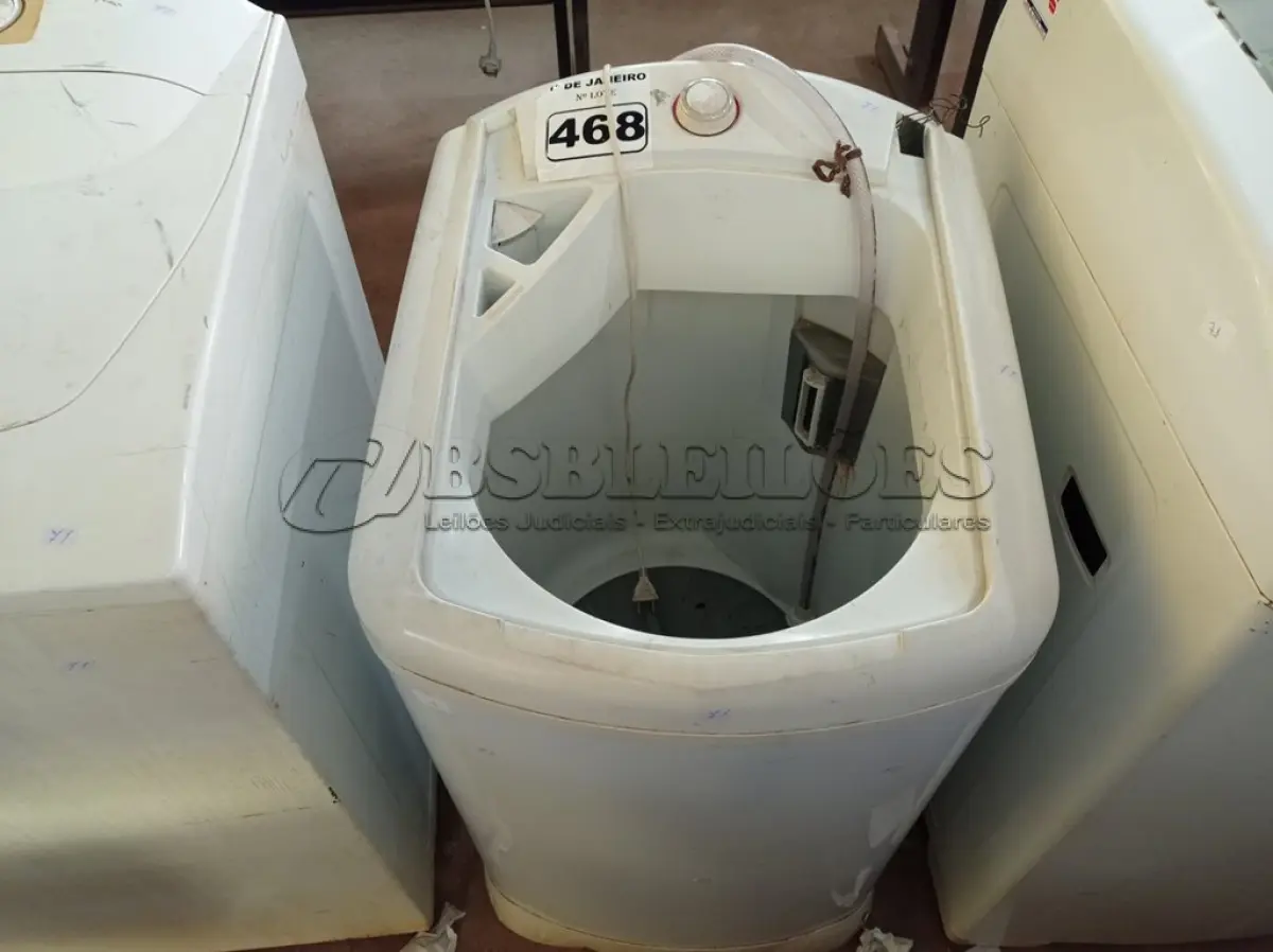 LOTE 468 - 01 LAVADORA TANQUINHO INCOMPLETA. (NO ESTADO) ATENÇÃO! FAZER A VISITAÇÃO ANTES DE ARREMATAR, NÃO SABEMOS SE FUNCIONA. LEILÃO NÃO TEM GARANTIA E NEM DEVOLUÇÃO, SUJEITO A POSSÍVEIS AVARIAS VISÍVEIS/OCULTAS E/OU AUSÊNCIA DE COMPONENTES.