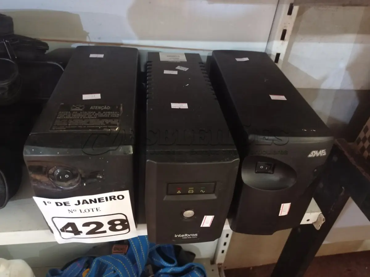 LOTE 428 - 01 NOBREAK E 02 ESTABILIZADORES MARCAS E MODELOS DIVERSOS.  (NO ESTADO) ATENÇÃO! FAZER A VISITAÇÃO ANTES DE ARREMATAR, NÃO SABEMOS SE FUNCIONA. LEILÃO NÃO TEM GARANTIA E NEM DEVOLUÇÃO, SUJEITO A POSSÍVEIS AVARIAS VISÍVEIS/OCULTAS E/OU AUSÊNCIA DE COMPONENTES.