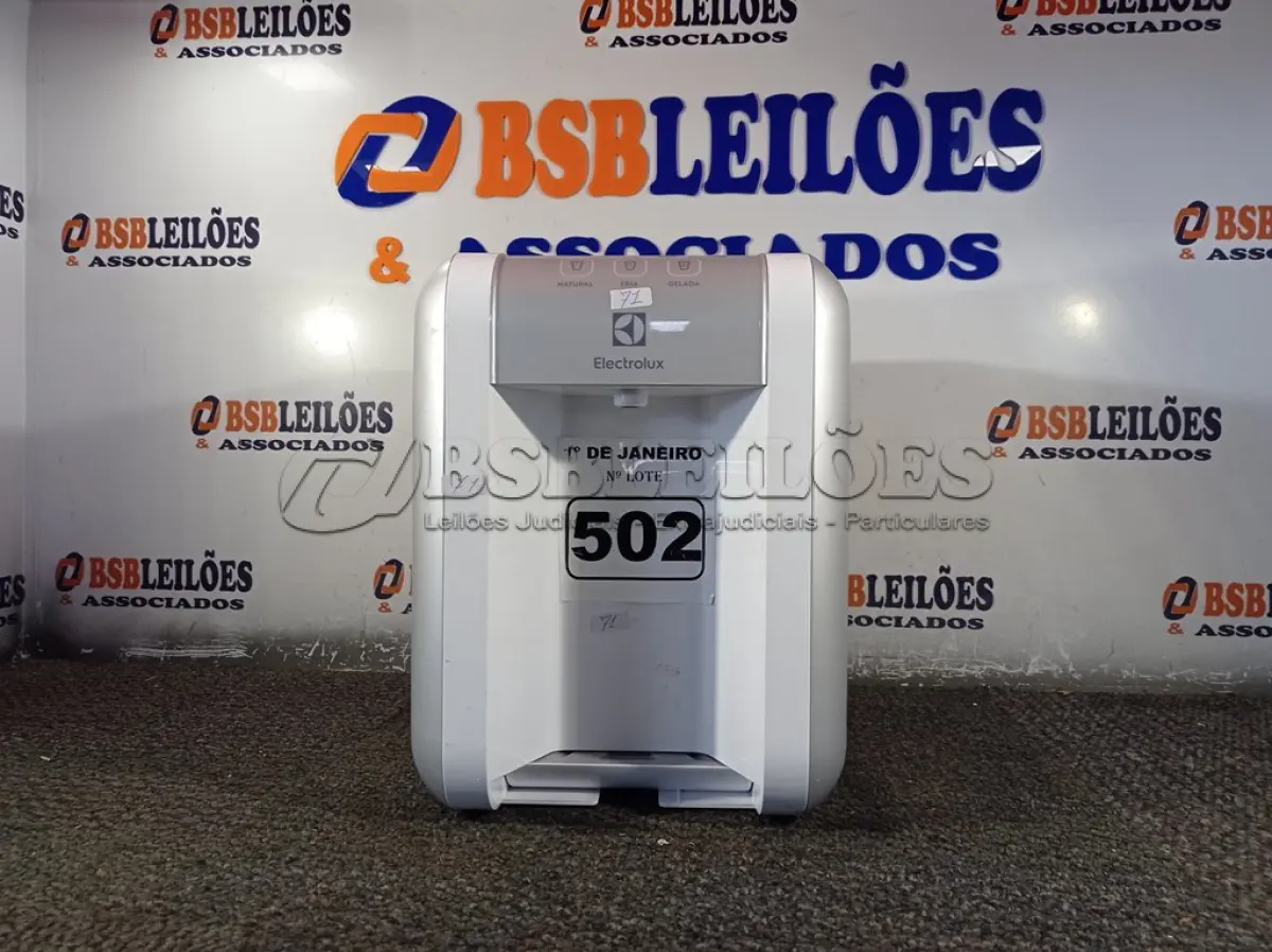 LOTE 502 - 01 PURIFICADOR DE ÁGUA MARCA ELECTROLUX. (NO ESTADO) ATENÇÃO! FAZER A VISITAÇÃO ANTES DE ARREMATAR, NÃO SABEMOS SE FUNCIONA. LEILÃO NÃO TEM GARANTIA E NEM DEVOLUÇÃO, SUJEITO A POSSÍVEIS AVARIAS VISÍVEIS/OCULTAS E/OU AUSÊNCIA DE COMPONENTES.