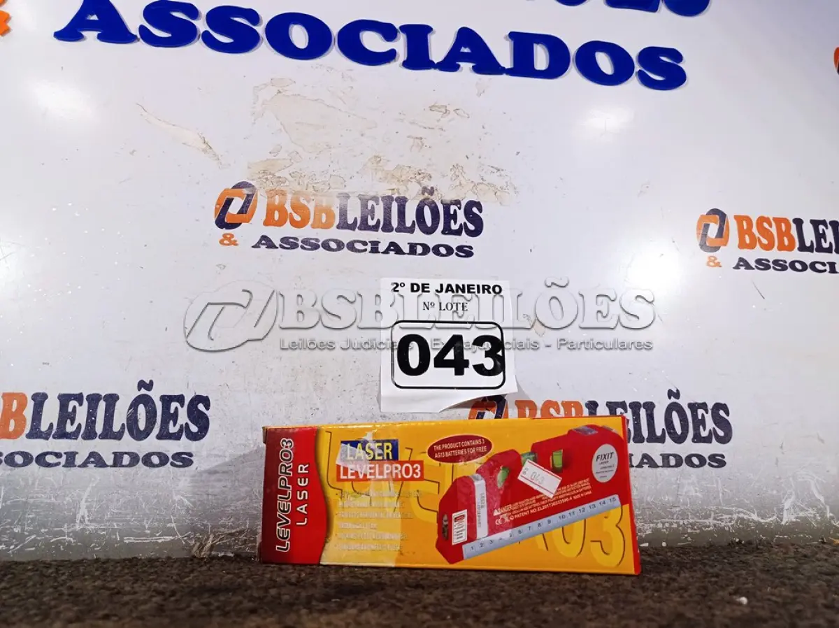 LOTE 043 - 01 TRENA LASER LEVEL PRO03. (NO ESTADO) ATENÇÃO! FAZER A VISITAÇÃO ANTES DE ARREMATAR, NÃO SABEMOS SE FUNCIONA. LEILÃO NÃO TEM GARANTIA E NEM DEVOLUÇÃO, SUJEITO A POSSÍVEIS AVARIAS VISÍVEIS/OCULTAS E/OU AUSÊNCIA DE COMPONENTES.