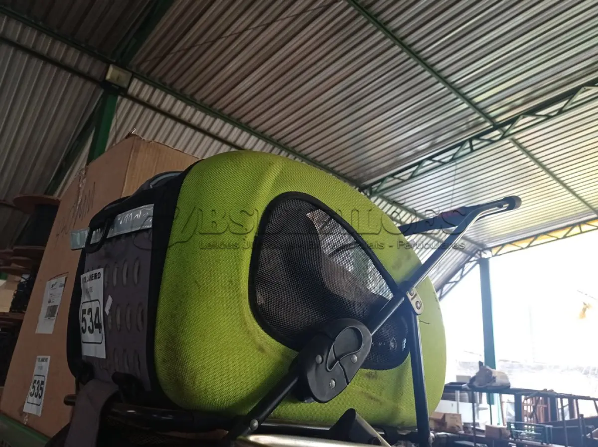 LOTE 534 - 01 CARRINHO DE TRANSPORTE PARA PET’S. (NO ESTADO) ATENÇÃO! FAZER A VISITAÇÃO ANTES DE ARREMATAR, NÃO SABEMOS SE FUNCIONA. LEILÃO NÃO TEM GARANTIA E NEM DEVOLUÇÃO, SUJEITO A POSSÍVEIS AVARIAS VISÍVEIS/OCULTAS E/OU AUSÊNCIA DE COMPONENTES.
