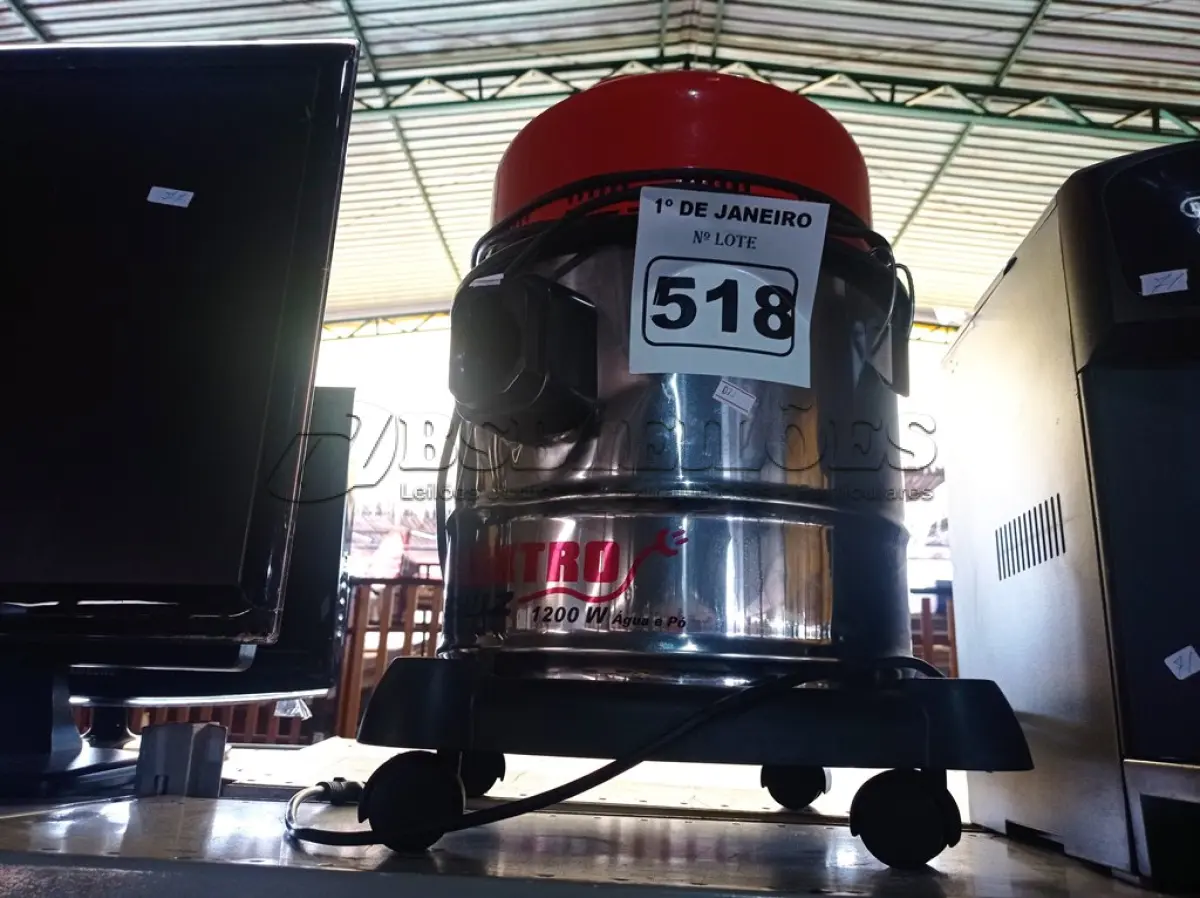 LOTE 518 - 01 ASPIRADOR DE PÓ SCHULZ ÁGUA E PÓ 1200W 220V. (NO ESTADO) ATENÇÃO! FAZER A VISITAÇÃO ANTES DE ARREMATAR, NÃO SABEMOS SE FUNCIONA. LEILÃO NÃO TEM GARANTIA E NEM DEVOLUÇÃO, SUJEITO A POSSÍVEIS AVARIAS VISÍVEIS/OCULTAS E/OU AUSÊNCIA DE COMPONENTES.