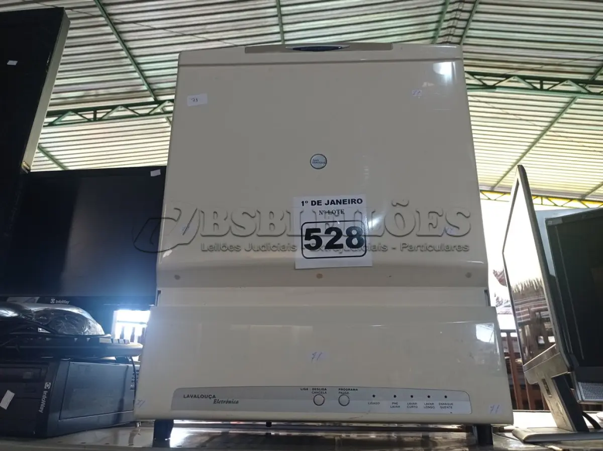 LOTE 528 - 01 LAVA LOUÇAS MARCA BRASTEMP. (NO ESTADO) ATENÇÃO! FAZER A VISITAÇÃO ANTES DE ARREMATAR, NÃO SABEMOS SE FUNCIONA. LEILÃO NÃO TEM GARANTIA E NEM DEVOLUÇÃO, SUJEITO A POSSÍVEIS AVARIAS VISÍVEIS/OCULTAS E/OU AUSÊNCIA DE COMPONENTES.