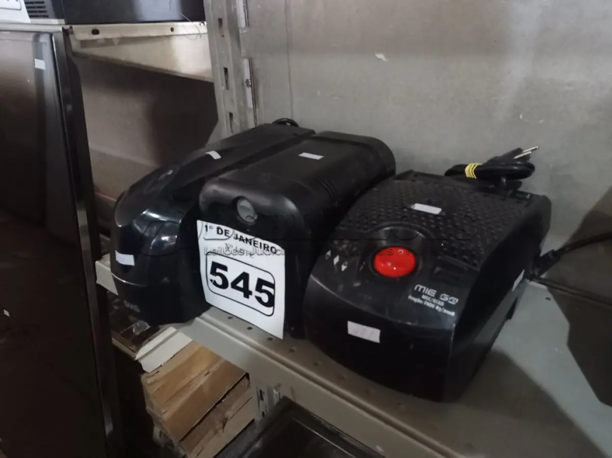 LOTE 545 - 01 NOBREAK E 02 ESTABILIZADORES MARCAS E MODELOS DIVERSOS. (NO ESTADO) ATENÇÃO! FAZER A VISITAÇÃO ANTES DE ARREMATAR, NÃO SABEMOS SE FUNCIONA. LEILÃO NÃO TEM GARANTIA E NEM DEVOLUÇÃO, SUJEITO A POSSÍVEIS AVARIAS VISÍVEIS/OCULTAS E/OU AUSÊNCIA DE COMPONENTES.