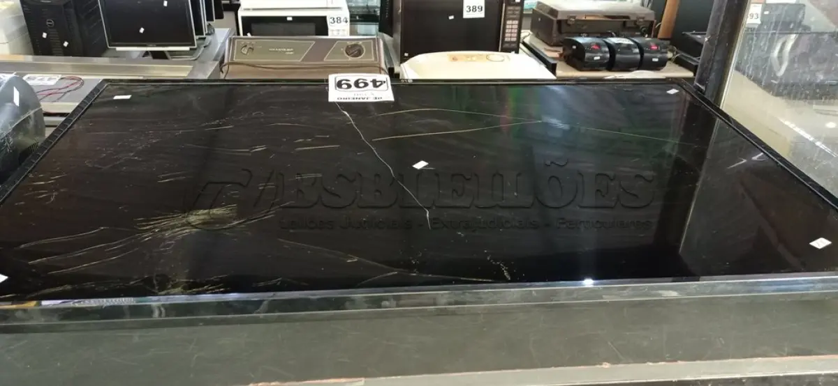 LOTE 499 - 01 TV LG 43” POL. (NO ESTADO) ATENÇÃO! FAZER A VISITAÇÃO ANTES DE ARREMATAR, NÃO SABEMOS SE FUNCIONA. LEILÃO NÃO TEM GARANTIA E NEM DEVOLUÇÃO, SUJEITO A POSSÍVEIS AVARIAS VISÍVEIS/OCULTAS E/OU AUSÊNCIA DE COMPONENTES.