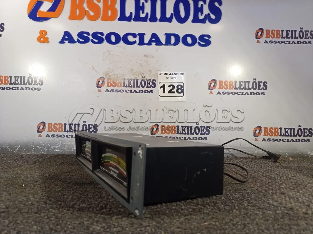 LOTE 128 - 01 MEDIDOR DE AÚDIO MODELO 40 A. (NO ESTADO) ATENÇÃO! FAZER A VISITAÇÃO ANTES DE ARREMATAR, NÃO SABEMOS SE FUNCIONA. LEILÃO NÃO TEM GARANTIA E NEM DEVOLUÇÃO, SUJEITO A POSSÍVEIS AVARIAS VISÍVEIS/OCULTAS E/OU AUSÊNCIA DE COMPONENTES.