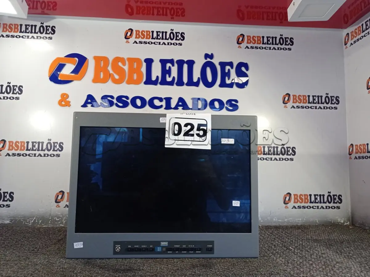 LOTE 025 - 01 MONITOR DE TRANSMISSÃO DIGITAL TAMUZ MODEL: FLM117W HD SEM OS CABOS. (NO ESTADO) ATENÇÃO! FAZER A VISITAÇÃO ANTES DE ARREMATAR, NÃO SABEMOS SE FUNCIONA. LEILÃO NÃO TEM GARANTIA E NEM DEVOLUÇÃO, SUJEITO A POSSÍVEIS AVARIAS VISÍVEIS/OCULTAS E/OU AUSÊNCIA DE COMPONENTES.