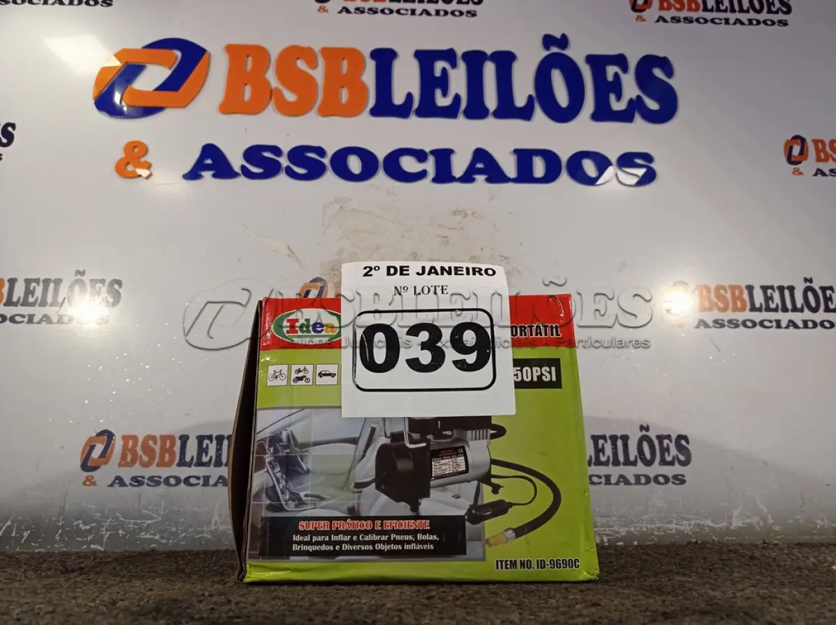 LOTE 039 - 01 COMPRESSOR DE AR PORTÁTIL. (NOVO) (NO ESTADO) ATENÇÃO! FAZER A VISITAÇÃO ANTES DE ARREMATAR, NÃO SABEMOS SE FUNCIONA. LEILÃO NÃO TEM GARANTIA E NEM DEVOLUÇÃO, SUJEITO A POSSÍVEIS AVARIAS VISÍVEIS/OCULTAS E/OU AUSÊNCIA DE COMPONENTES.
