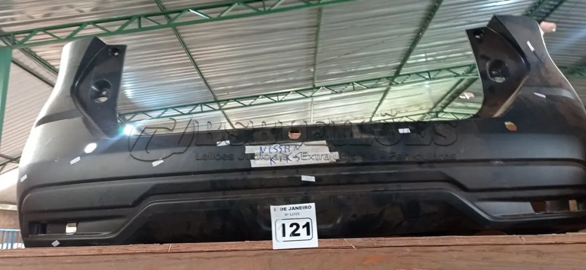 LOTE 121 - 01 PARA-CHOQUE DE CAMIONETE NISSAN. (NO ESTADO) ATENÇÃO! FAZER A VISITAÇÃO ANTES DE ARREMATAR, NÃO SABEMOS SE FUNCIONA. LEILÃO NÃO TEM GARANTIA E NEM DEVOLUÇÃO, SUJEITO A POSSÍVEIS AVARIAS VISÍVEIS/OCULTAS E/OU AUSÊNCIA DE COMPONENTES.