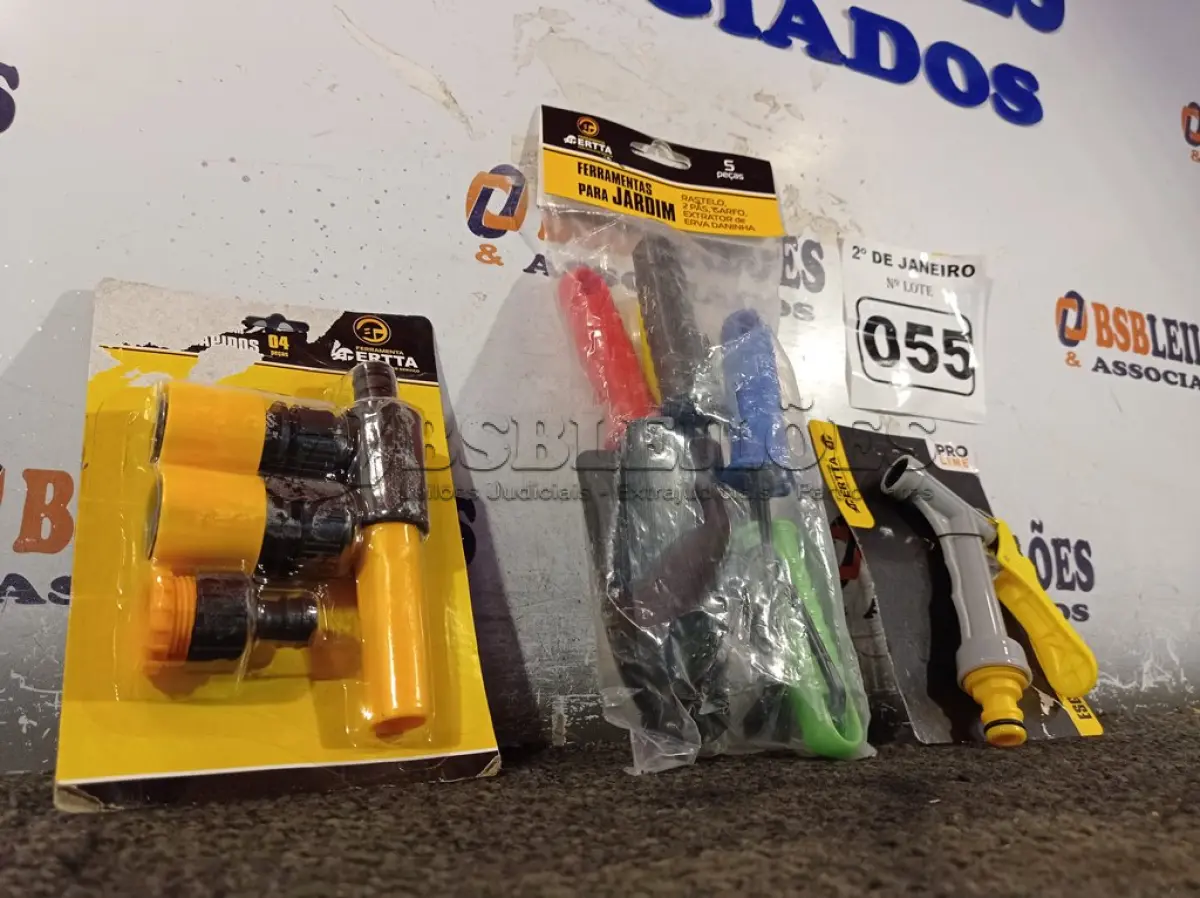 LOTE 055 - 01 KIT P/ JARDINAGEM. (NO ESTADO) ATENÇÃO! FAZER A VISITAÇÃO ANTES DE ARREMATAR, NÃO SABEMOS SE FUNCIONA. LEILÃO NÃO TEM GARANTIA E NEM DEVOLUÇÃO, SUJEITO A POSSÍVEIS AVARIAS VISÍVEIS/OCULTAS E/OU AUSÊNCIA DE COMPONENTES.