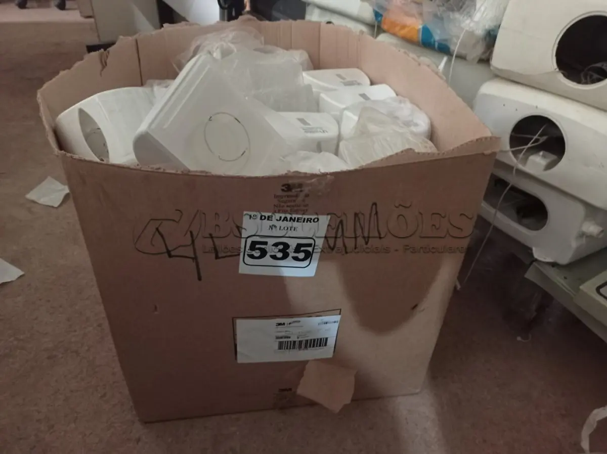 LOTE 535 - 01 LOTE COM VÁRIOS DISPENSE PARA SABONETE. (NO ESTADO) ATENÇÃO! FAZER A VISITAÇÃO ANTES DE ARREMATAR, NÃO SABEMOS SE FUNCIONA. LEILÃO NÃO TEM GARANTIA E NEM DEVOLUÇÃO, SUJEITO A POSSÍVEIS AVARIAS VISÍVEIS/OCULTAS E/OU AUSÊNCIA DE COMPONENTES.