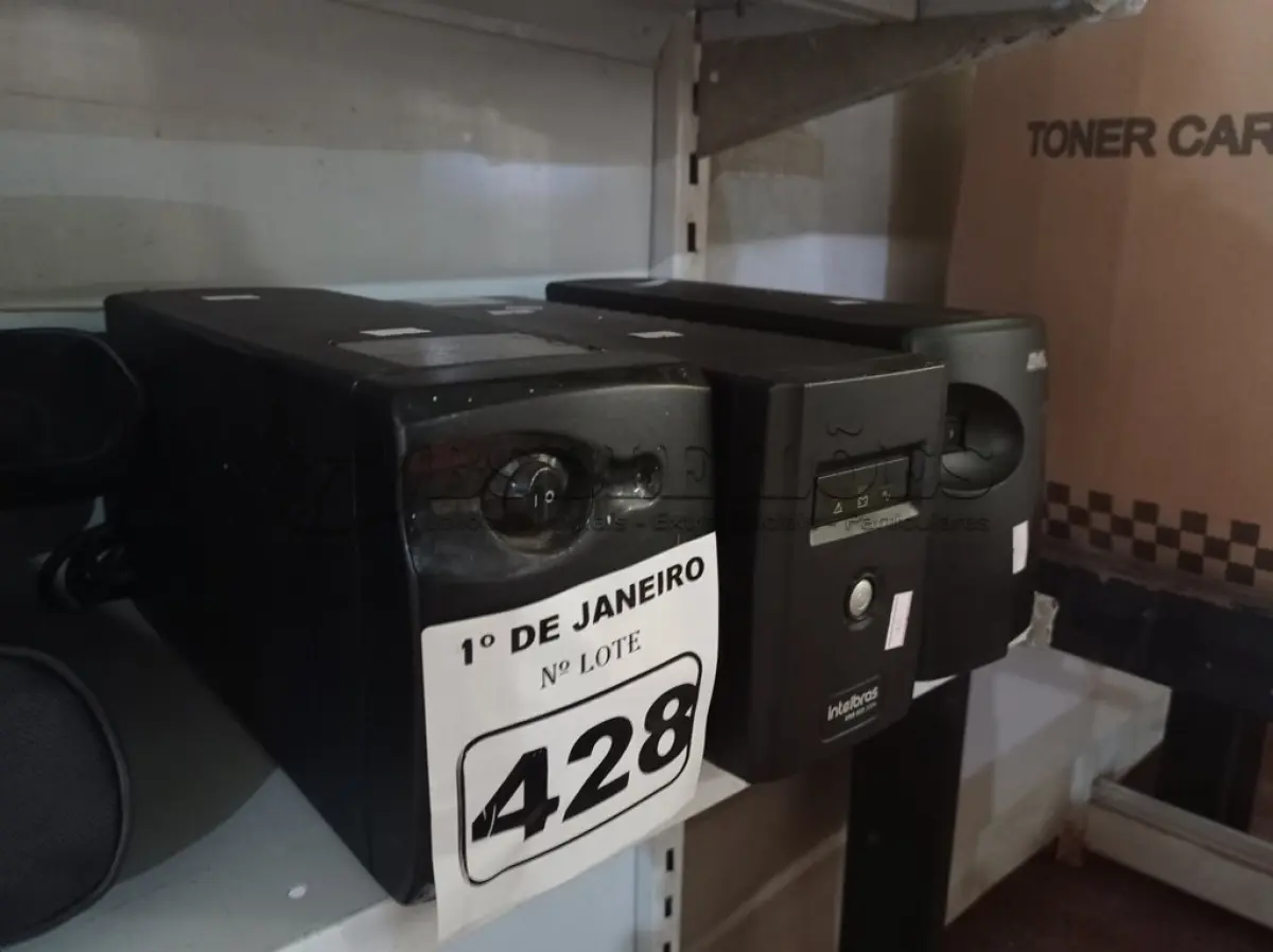LOTE 428 - 01 NOBREAK E 02 ESTABILIZADORES MARCAS E MODELOS DIVERSOS.  (NO ESTADO) ATENÇÃO! FAZER A VISITAÇÃO ANTES DE ARREMATAR, NÃO SABEMOS SE FUNCIONA. LEILÃO NÃO TEM GARANTIA E NEM DEVOLUÇÃO, SUJEITO A POSSÍVEIS AVARIAS VISÍVEIS/OCULTAS E/OU AUSÊNCIA DE COMPONENTES.