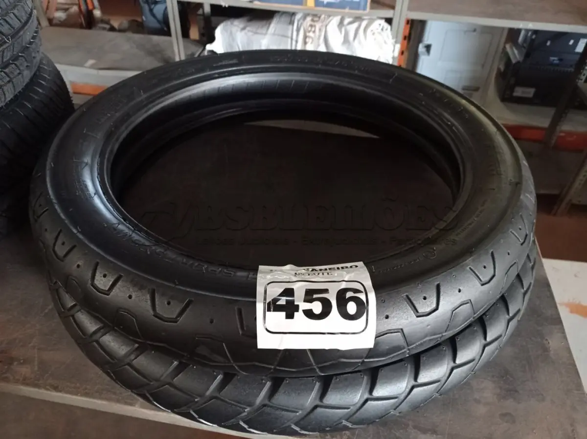 LOTE 456 - 02 PNEUS DE MOTO 100/90/18, 90/90/21. (NO ESTADO) ATENÇÃO! FAZER A VISITAÇÃO ANTES DE ARREMATAR, NÃO SABEMOS SE FUNCIONA. LEILÃO NÃO TEM GARANTIA E NEM DEVOLUÇÃO, SUJEITO A POSSÍVEIS AVARIAS VISÍVEIS/OCULTAS E/OU AUSÊNCIA DE COMPONENTES.