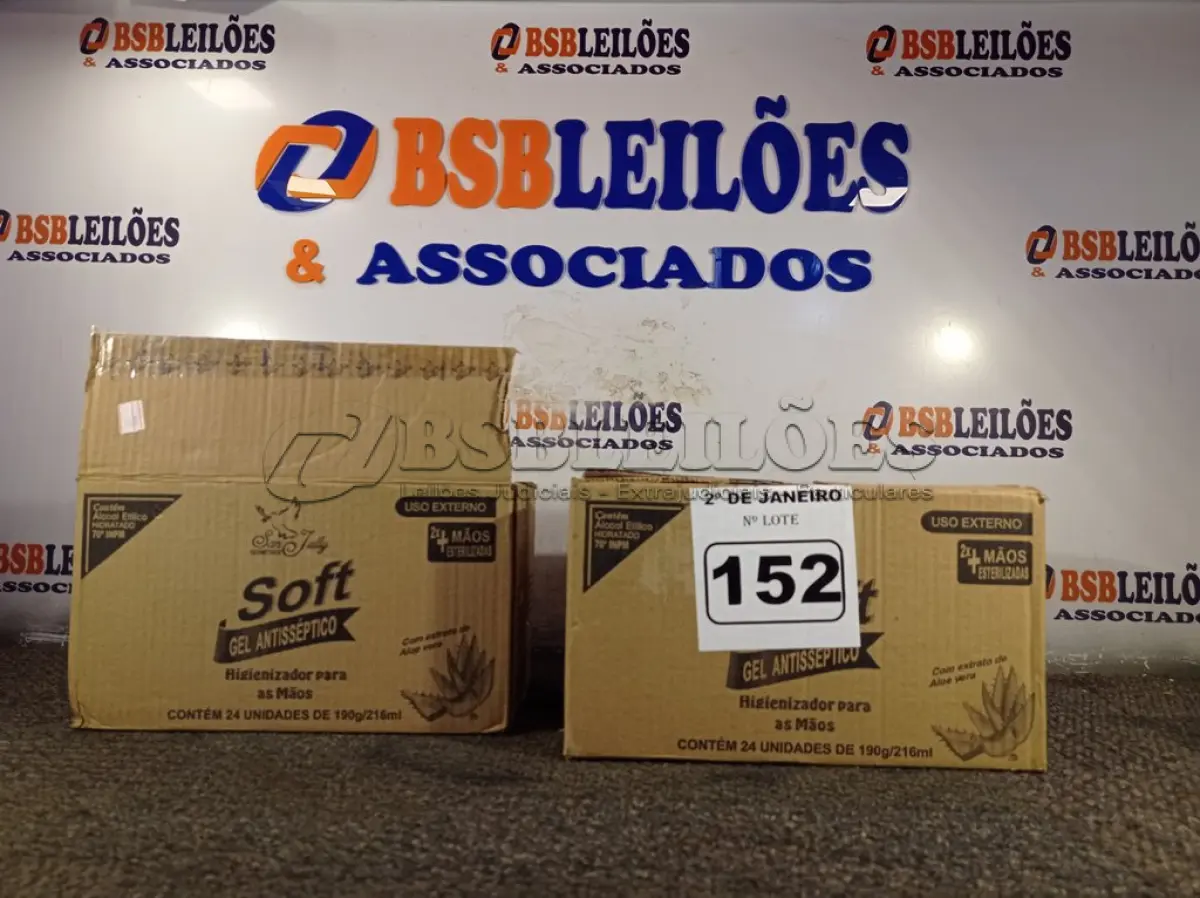 LOTE 152 - 02 CAIXAS COM FRASCOS DE ÁLCOOL ETÍLICO HIDRATADO 70% 190G COM 24 UNIDADES CADA. (NO ESTADO) ATENÇÃO! FAZER A VISITAÇÃO ANTES DE ARREMATAR, NÃO SABEMOS SE FUNCIONA. LEILÃO NÃO TEM GARANTIA E NEM DEVOLUÇÃO, SUJEITO A POSSÍVEIS AVARIAS VISÍVEIS/OCULTAS E/OU AUSÊNCIA DE COMPONENTES.