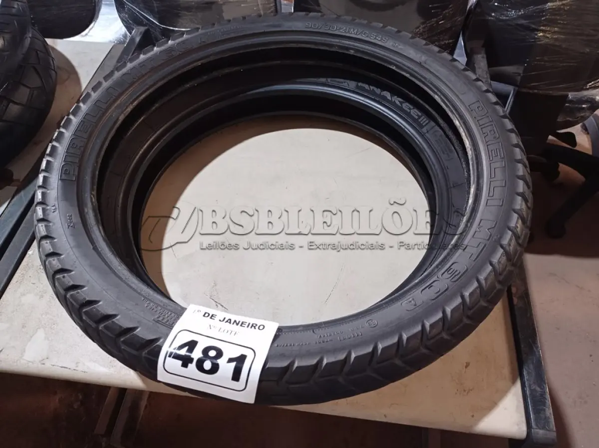 LOTE 481 - 02 PNEUS DE MOTO 90/90/21, 120/70/19. (NO ESTADO) ATENÇÃO! FAZER A VISITAÇÃO ANTES DE ARREMATAR, NÃO SABEMOS SE FUNCIONA. LEILÃO NÃO TEM GARANTIA E NEM DEVOLUÇÃO, SUJEITO A POSSÍVEIS AVARIAS VISÍVEIS/OCULTAS E/OU AUSÊNCIA DE COMPONENTES.