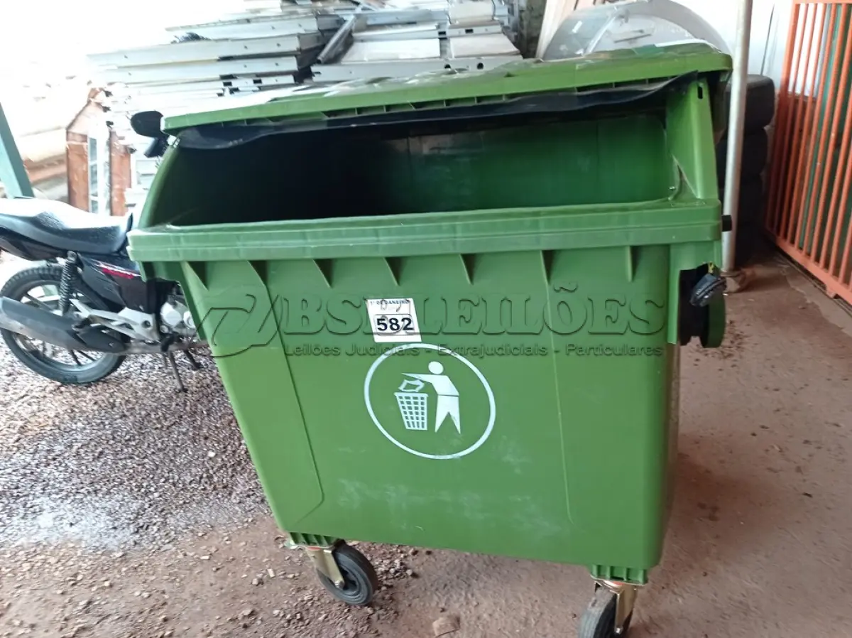 LOTE 582 - 01 CONTÊINER HDPE EN840 12000L.  (NO ESTADO) ATENÇÃO! FAZER A VISITAÇÃO ANTES DE ARREMATAR, NÃO SABEMOS SE FUNCIONA. LEILÃO NÃO TEM GARANTIA E NEM DEVOLUÇÃO, SUJEITO A POSSÍVEIS AVARIAS VISÍVEIS/OCULTAS E/OU AUSÊNCIA DE COMPONENTES.