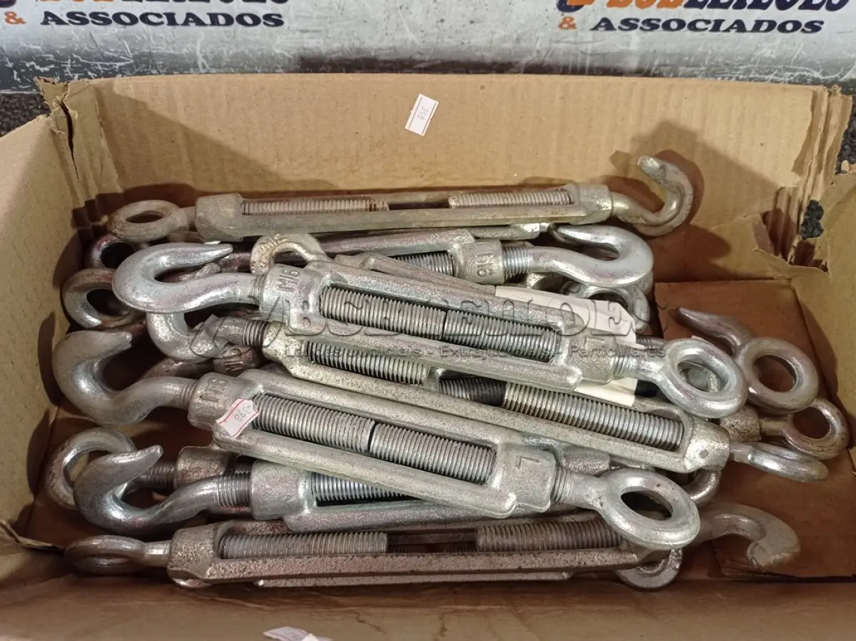 LOTE 110 - 01 LOTE COM VÁRIOS ESTICADORES PARA CABO DO AÇO. (NO ESTADO) ATENÇÃO! FAZER A VISITAÇÃO ANTES DE ARREMATAR, NÃO SABEMOS SE FUNCIONA. LEILÃO NÃO TEM GARANTIA E NEM DEVOLUÇÃO, SUJEITO A POSSÍVEIS AVARIAS VISÍVEIS/OCULTAS E/OU AUSÊNCIA DE COMPONENTES.
