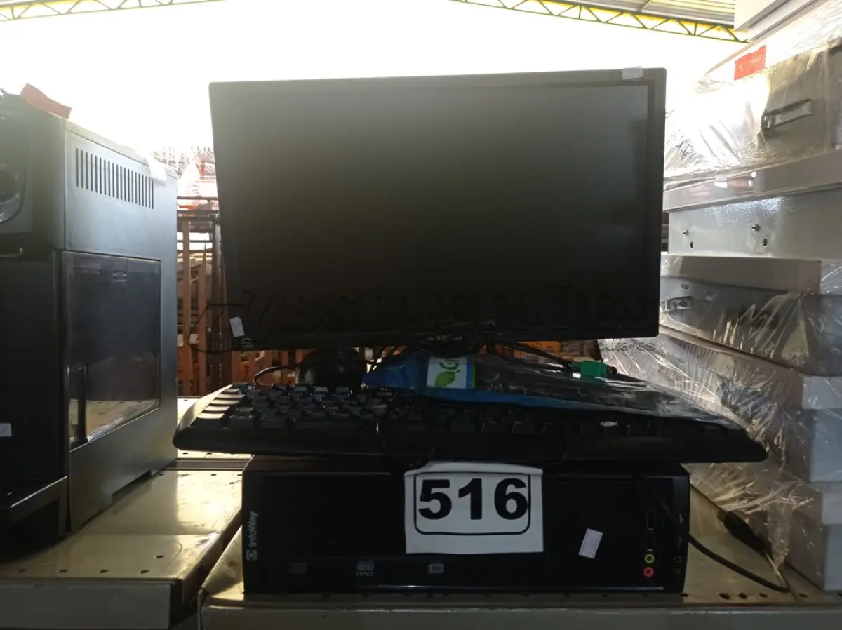 LOTE 516 - 01 CPU, 01 MONITOR, 01 TECLADO E 01 MOUSE. (NO ESTADO) ATENÇÃO! FAZER A VISITAÇÃO ANTES DE ARREMATAR, NÃO SABEMOS SE FUNCIONA. LEILÃO NÃO TEM GARANTIA E NEM DEVOLUÇÃO, SUJEITO A POSSÍVEIS AVARIAS VISÍVEIS/OCULTAS E/OU AUSÊNCIA DE COMPONENTES.
