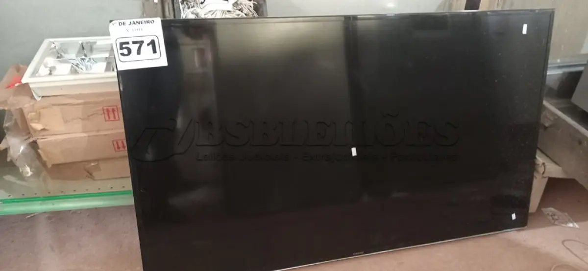 LOTE 571 - 01 TV SAMSUNG 50” POL. (NO ESTADO) ATENÇÃO! FAZER A VISITAÇÃO ANTES DE ARREMATAR, NÃO SABEMOS SE FUNCIONA. LEILÃO NÃO TEM GARANTIA E NEM DEVOLUÇÃO, SUJEITO A POSSÍVEIS AVARIAS VISÍVEIS/OCULTAS E/OU AUSÊNCIA DE COMPONENTES.
