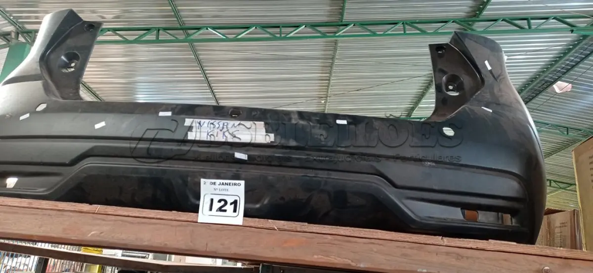 LOTE 121 - 01 PARA-CHOQUE DE CAMIONETE NISSAN. (NO ESTADO) ATENÇÃO! FAZER A VISITAÇÃO ANTES DE ARREMATAR, NÃO SABEMOS SE FUNCIONA. LEILÃO NÃO TEM GARANTIA E NEM DEVOLUÇÃO, SUJEITO A POSSÍVEIS AVARIAS VISÍVEIS/OCULTAS E/OU AUSÊNCIA DE COMPONENTES.