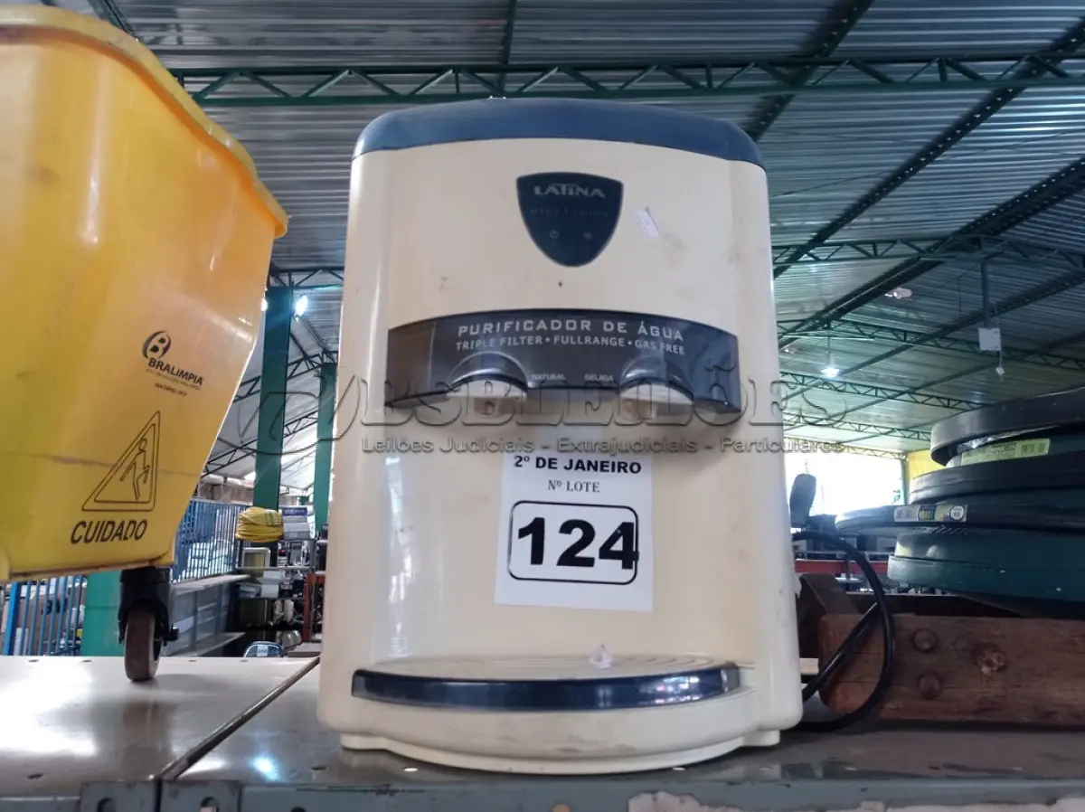 LOTE 124 - 01 PURIFICADOR REFRIGERADO DE ÁGUA MARCA LATINA. (NO ESTADO) ATENÇÃO! FAZER A VISITAÇÃO ANTES DE ARREMATAR, NÃO SABEMOS SE FUNCIONA. LEILÃO NÃO TEM GARANTIA E NEM DEVOLUÇÃO, SUJEITO A POSSÍVEIS AVARIAS VISÍVEIS/OCULTAS E/OU AUSÊNCIA DE COMPONENTES.
