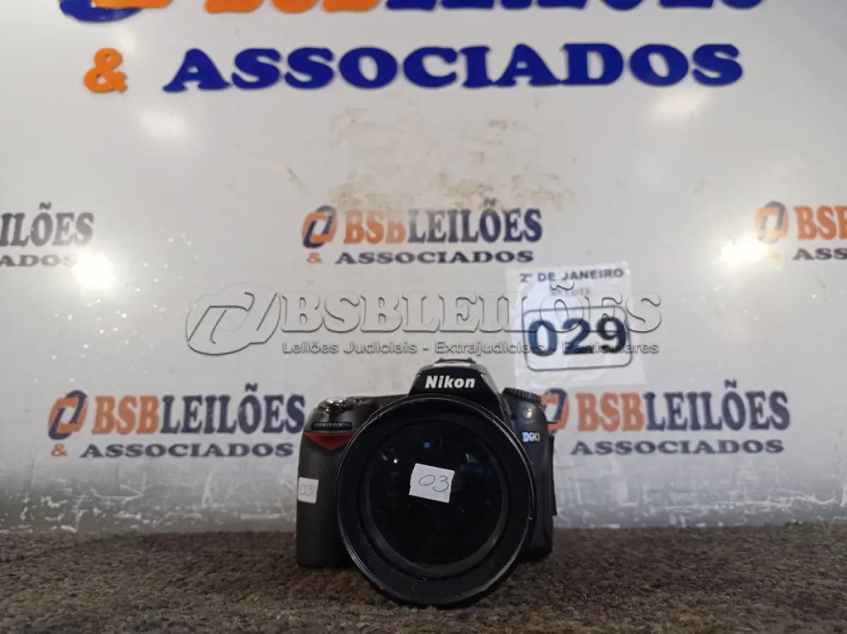 LOTE 029 - 01 MÁQUINA FOTOGRÁFICA MODELO: D90 MARCA NIKON COM BATERIA, CARTÃO DE MEMÓRIA E S/CARREGADOR (NO ESTADO) ATENÇÃO! FAZER A VISITAÇÃO ANTES DE ARREMATAR, NÃO SABEMOS SE FUNCIONA. LEILÃO NÃO TEM GARANTIA E NEM DEVOLUÇÃO, SUJEITO A POSSÍVEIS AVARIAS VISÍVEIS/OCULTAS E/OU AUSÊNCIA DE COMPONENTES.