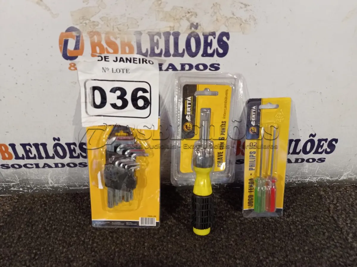 LOTE 036 - 01 JOGO FENDA -PHILIPS 02 PEÇAS, 01 KIT CHAVE ALLEN 09 PEÇAS E 01 CHAVE COM 06 PONTAS INTERCAMBIÁVEIS. (NOVO)(NO ESTADO) ATENÇÃO! FAZER A VISITAÇÃO ANTES DE ARREMATAR, NÃO SABEMOS SE FUNCIONA. LEILÃO NÃO TEM GARANTIA E NEM DEVOLUÇÃO, SUJEITO A POSSÍVEIS AVARIAS VISÍVEIS/OCULTAS E/OU AUSÊNCIA DE COMPONENTES.