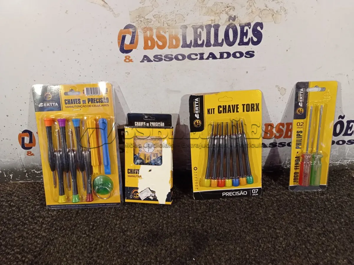 LOTE 059 - 03 KITS DE CHAVE DE PRECISÃO PARA MANUTENÇÃO DE CELULAR. (NOVO) (NO ESTADO) ATENÇÃO! FAZER A VISITAÇÃO ANTES DE ARREMATAR, NÃO SABEMOS SE FUNCIONA. LEILÃO NÃO TEM GARANTIA E NEM DEVOLUÇÃO, SUJEITO A POSSÍVEIS AVARIAS VISÍVEIS/OCULTAS E/OU AUSÊNCIA DE COMPONENTES.
