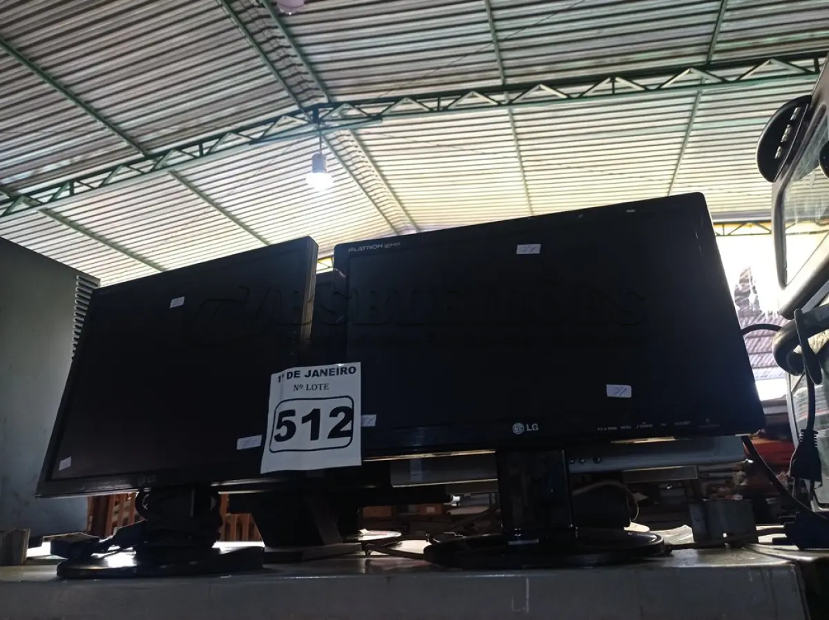 LOTE 512 - 06 MONITORES MARCAS E MODELOS DIVERSOS. (NO ESTADO) ATENÇÃO! FAZER A VISITAÇÃO ANTES DE ARREMATAR, NÃO SABEMOS SE FUNCIONA. LEILÃO NÃO TEM GARANTIA E NEM DEVOLUÇÃO, SUJEITO A POSSÍVEIS AVARIAS VISÍVEIS/OCULTAS E/OU AUSÊNCIA DE COMPONENTES.