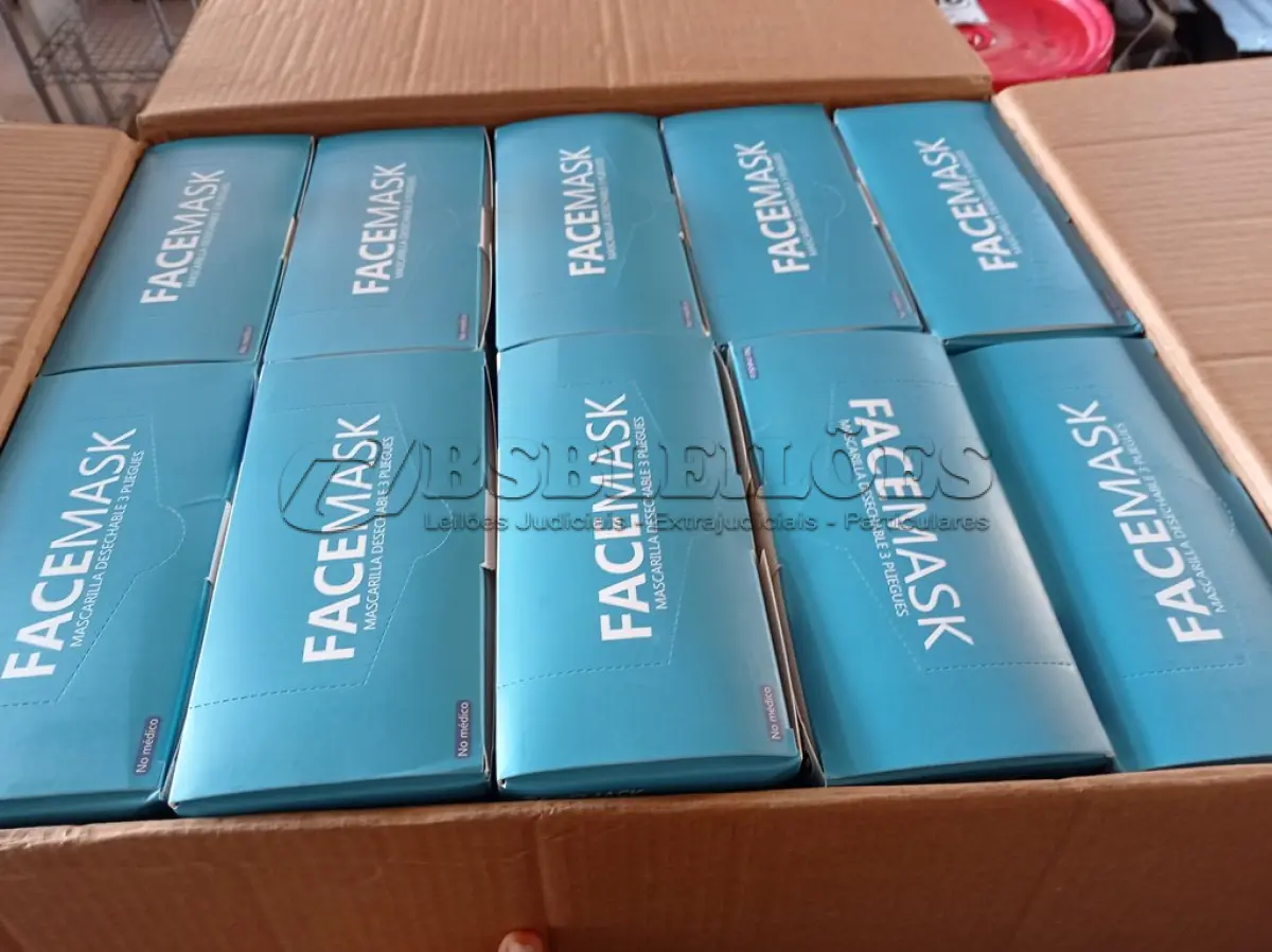 LOTE 076 - 01 CAIXA COM APROXIMADAMENTE 2.000 MASCARAS DESCARTÁVEIS VARIADAS . (NO ESTADO) ATENÇÃO! FAZER A VISITAÇÃO ANTES DE ARREMATAR, NÃO SABEMOS SE FUNCIONA. LEILÃO NÃO TEM GARANTIA E NEM DEVOLUÇÃO, SUJEITO A POSSÍVEIS AVARIAS VISÍVEIS/OCULTAS E/OU AUSÊNCIA DE COMPONENTES.