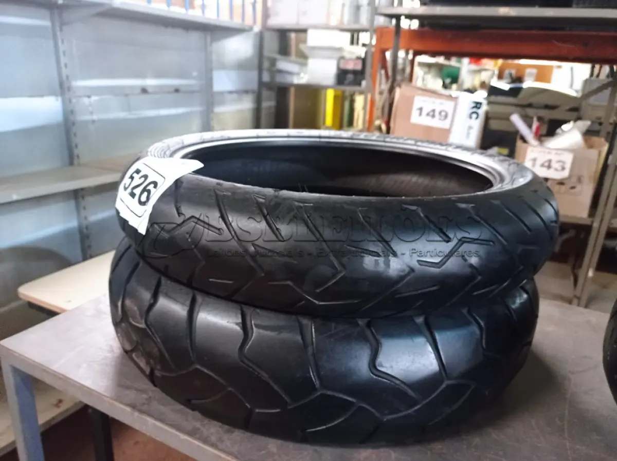 LOTE 526 - 02 PNEUS DE MOTO 120/70/17, 150/70/17. (NO ESTADO) ATENÇÃO! FAZER A VISITAÇÃO ANTES DE ARREMATAR, NÃO SABEMOS SE FUNCIONA. LEILÃO NÃO TEM GARANTIA E NEM DEVOLUÇÃO, SUJEITO A POSSÍVEIS AVARIAS VISÍVEIS/OCULTAS E/OU AUSÊNCIA DE COMPONENTES.