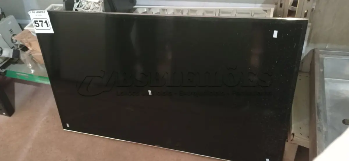 LOTE 571 - 01 TV SAMSUNG 50” POL. (NO ESTADO) ATENÇÃO! FAZER A VISITAÇÃO ANTES DE ARREMATAR, NÃO SABEMOS SE FUNCIONA. LEILÃO NÃO TEM GARANTIA E NEM DEVOLUÇÃO, SUJEITO A POSSÍVEIS AVARIAS VISÍVEIS/OCULTAS E/OU AUSÊNCIA DE COMPONENTES.
