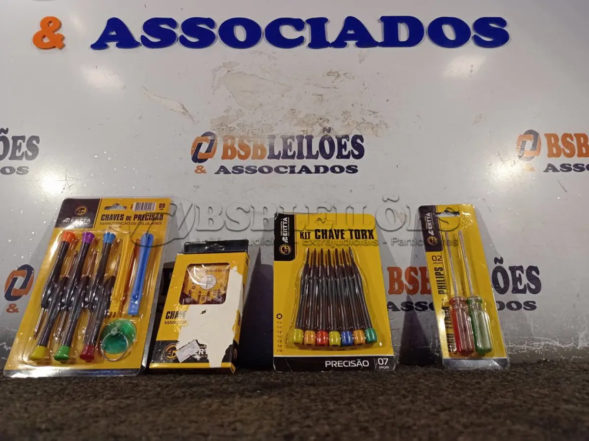 LOTE 059 - 03 KITS DE CHAVE DE PRECISÃO PARA MANUTENÇÃO DE CELULAR. (NOVO) (NO ESTADO) ATENÇÃO! FAZER A VISITAÇÃO ANTES DE ARREMATAR, NÃO SABEMOS SE FUNCIONA. LEILÃO NÃO TEM GARANTIA E NEM DEVOLUÇÃO, SUJEITO A POSSÍVEIS AVARIAS VISÍVEIS/OCULTAS E/OU AUSÊNCIA DE COMPONENTES.