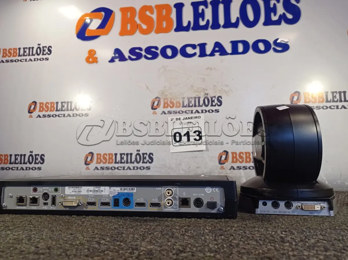 LOTE 013 - 01 SISTEMA DE VÍDEO CONFERÊNCIA. (NO ESTADO) ATENÇÃO! FAZER A VISITAÇÃO ANTES DE ARREMATAR, NÃO SABEMOS SE FUNCIONA. LEILÃO NÃO TEM GARANTIA E NEM DEVOLUÇÃO, SUJEITO A POSSÍVEIS AVARIAS VISÍVEIS/OCULTAS E/OU AUSÊNCIA DE COMPONENTES.
