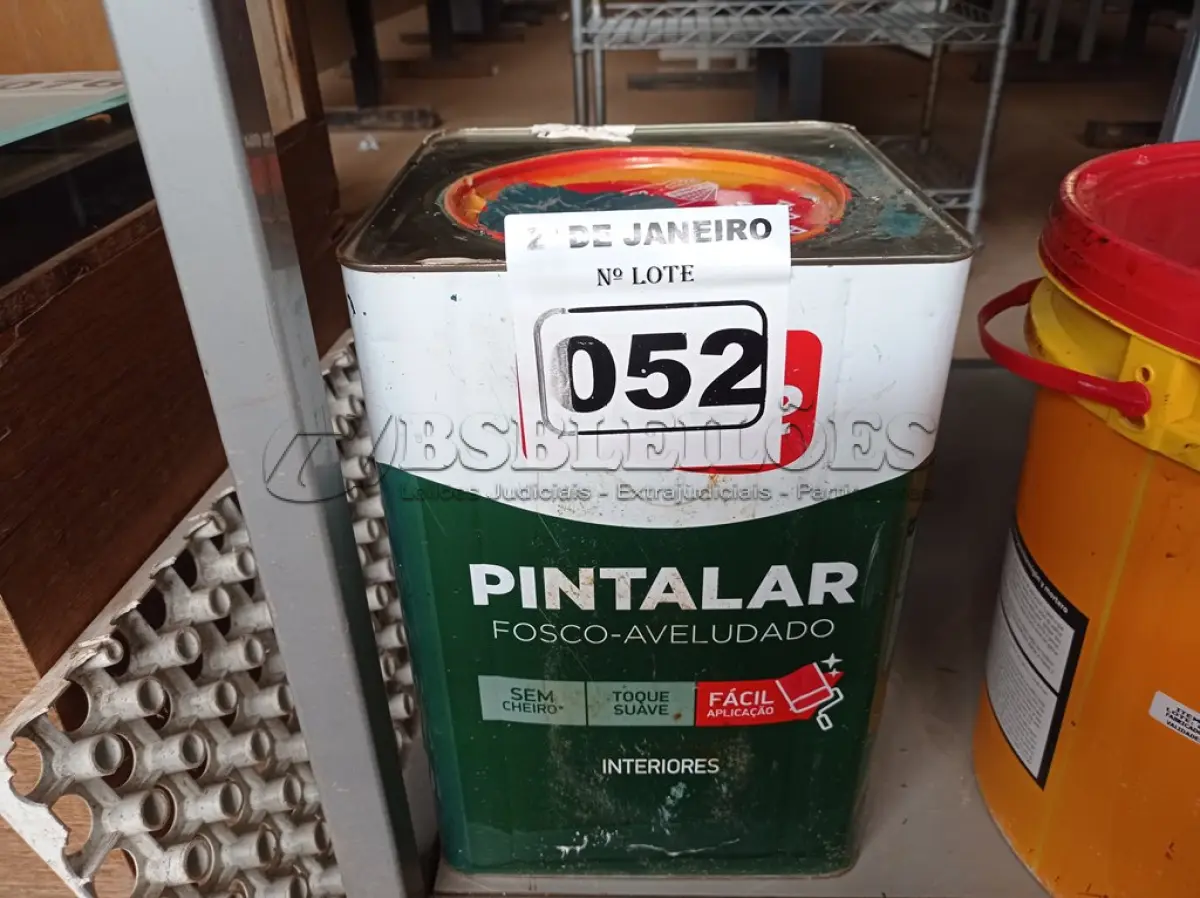 LOTE 052 - 01 LATA DE TINTA IQUINE PINTALAR FOSCO AVELUDADO 18L VERDE PISCINA. (NO ESTADO) ATENÇÃO! FAZER A VISITAÇÃO ANTES DE ARREMATAR, NÃO SABEMOS SE FUNCIONA. LEILÃO NÃO TEM GARANTIA E NEM DEVOLUÇÃO, SUJEITO A POSSÍVEIS AVARIAS VISÍVEIS/OCULTAS E/OU AUSÊNCIA DE COMPONENTES.