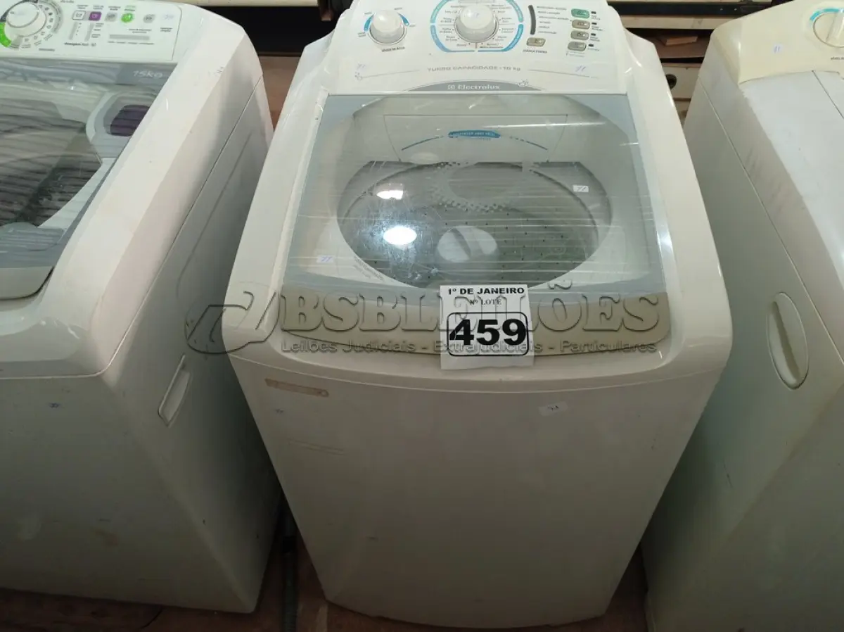 LOTE 459 - 01 MÁQUINA DE LAVAR MARCA ELECTROLUX 10KG 220V. (NO ESTADO) ATENÇÃO! FAZER A VISITAÇÃO ANTES DE ARREMATAR, NÃO SABEMOS SE FUNCIONA. LEILÃO NÃO TEM GARANTIA E NEM DEVOLUÇÃO, SUJEITO A POSSÍVEIS AVARIAS VISÍVEIS/OCULTAS E/OU AUSÊNCIA DE COMPONENTES.