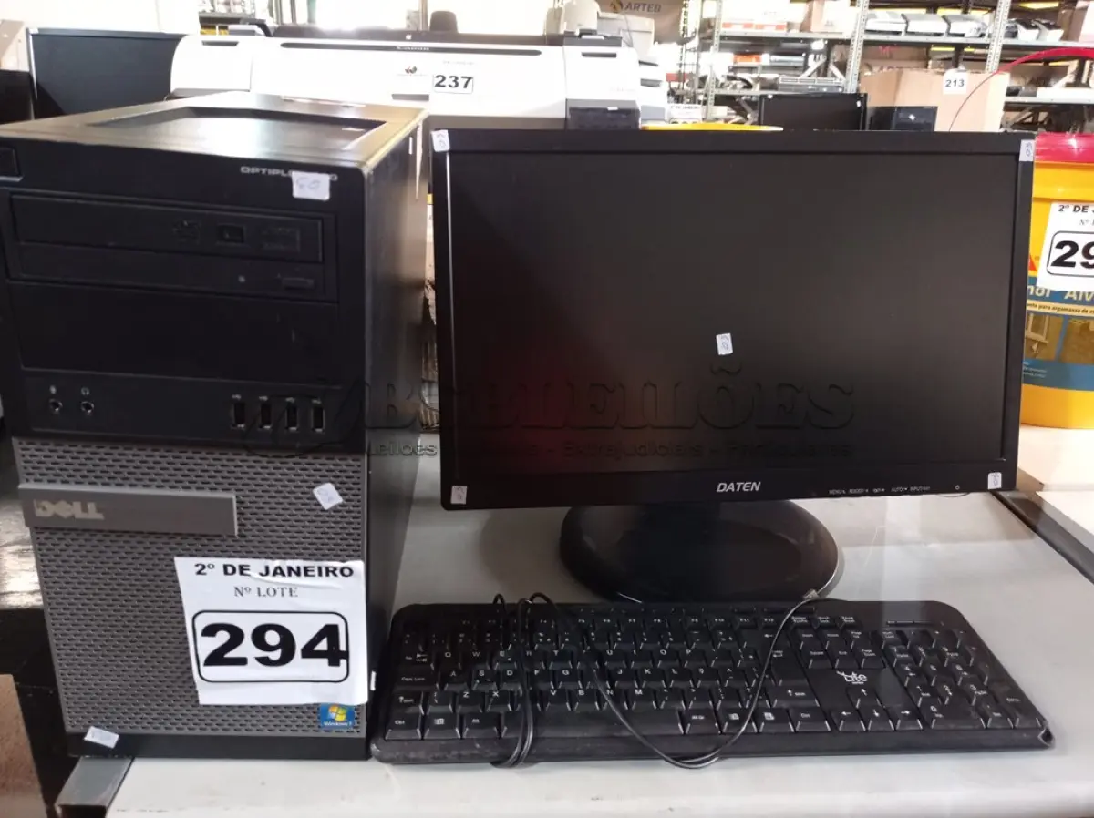 LOTE 294 - 01 CPU, 01 TECLADO E 01 MONITOR. (NO ESTADO) ATENÇÃO! FAZER A VISITAÇÃO ANTES DE ARREMATAR, NÃO SABEMOS SE FUNCIONA. LEILÃO NÃO TEM GARANTIA E NEM DEVOLUÇÃO, SUJEITO A POSSÍVEIS AVARIAS VISÍVEIS/OCULTAS E/OU AUSÊNCIA DE COMPONENTES.