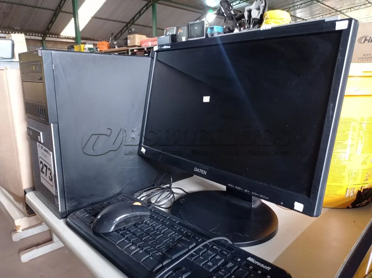 LOTE 273 - 01 CPU, 01 TECLADO E 01 MONITOR. (NO ESTADO) ATENÇÃO! FAZER A VISITAÇÃO ANTES DE ARREMATAR, NÃO SABEMOS SE FUNCIONA. LEILÃO NÃO TEM GARANTIA E NEM DEVOLUÇÃO, SUJEITO A POSSÍVEIS AVARIAS VISÍVEIS/OCULTAS E/OU AUSÊNCIA DE COMPONENTES.
