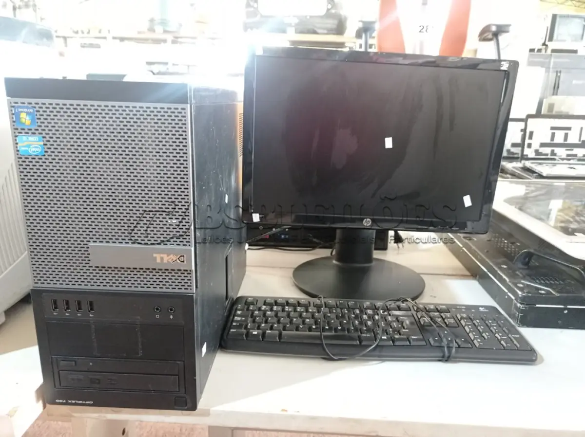 LOTE 306 - 01 CPU, 01 TECLADO E 01 MONITOR. (NO ESTADO) ATENÇÃO! FAZER A VISITAÇÃO ANTES DE ARREMATAR, NÃO SABEMOS SE FUNCIONA. LEILÃO NÃO TEM GARANTIA E NEM DEVOLUÇÃO, SUJEITO A POSSÍVEIS AVARIAS VISÍVEIS/OCULTAS E/OU AUSÊNCIA DE COMPONENTES.