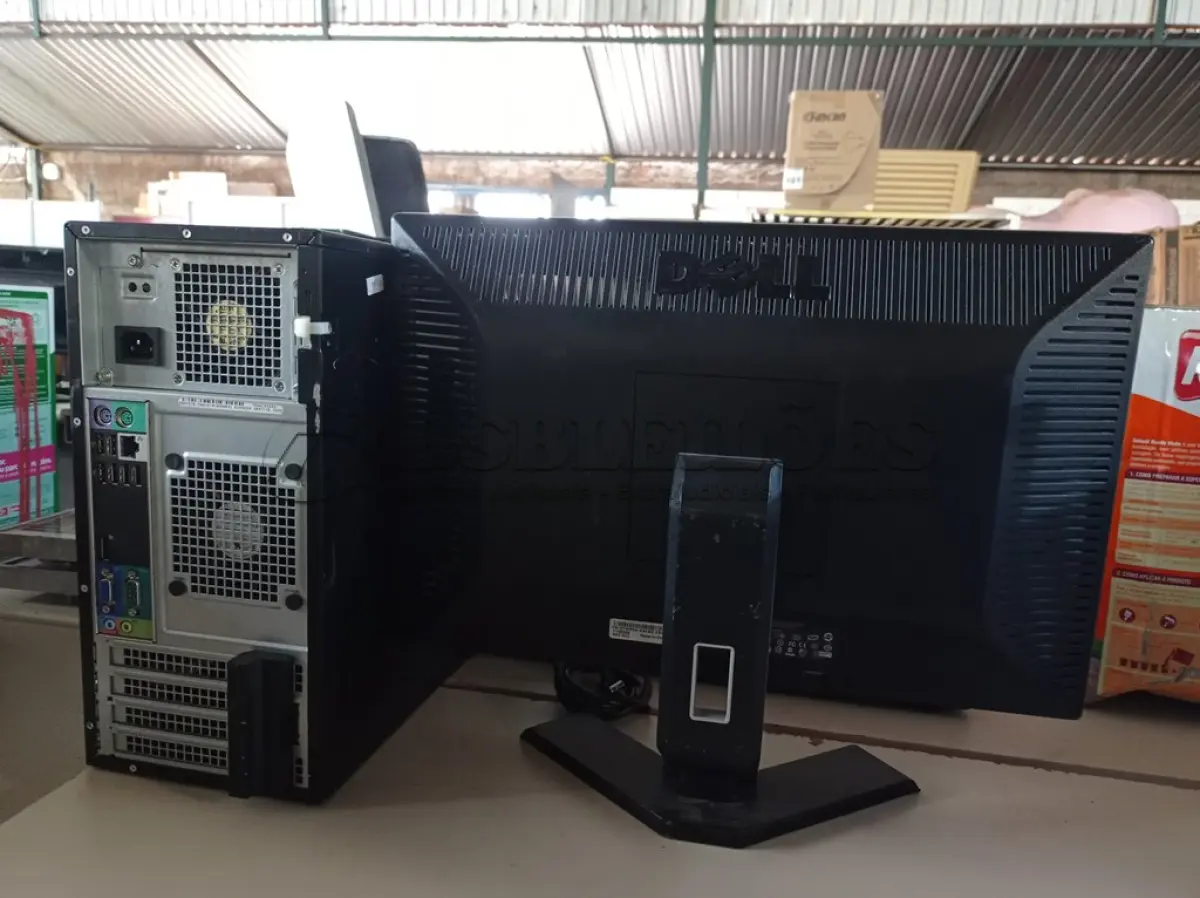 LOTE 463 - 01 CPU, 01 TECLADO E 01 MONITOR. (NO ESTADO) ATENÇÃO! FAZER A VISITAÇÃO ANTES DE ARREMATAR, NÃO SABEMOS SE FUNCIONA. LEILÃO NÃO TEM GARANTIA E NEM DEVOLUÇÃO, SUJEITO A POSSÍVEIS AVARIAS VISÍVEIS/OCULTAS E/OU AUSÊNCIA DE COMPONENTES.